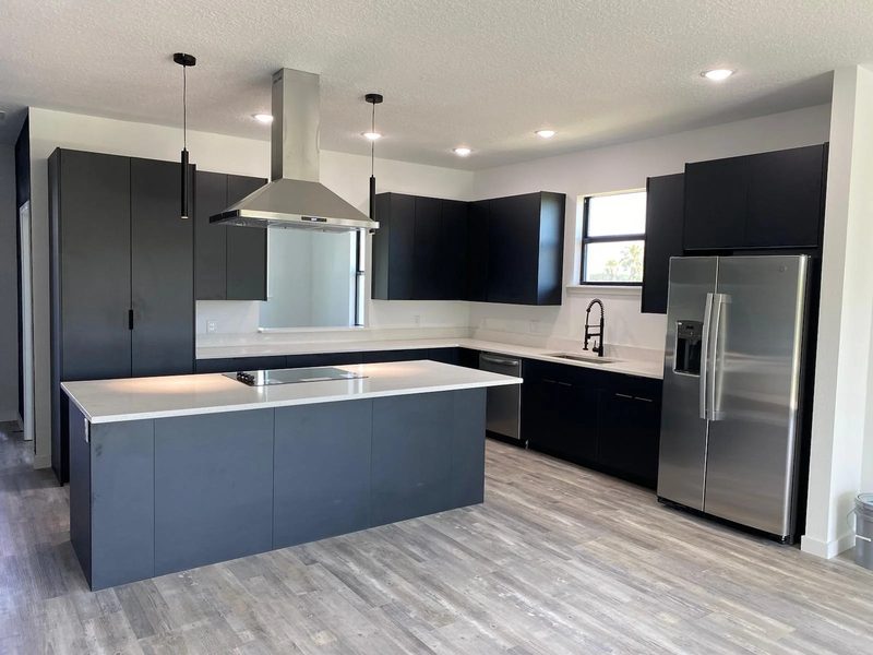 Contemporary Kitchen with Custom Island Cabinetry